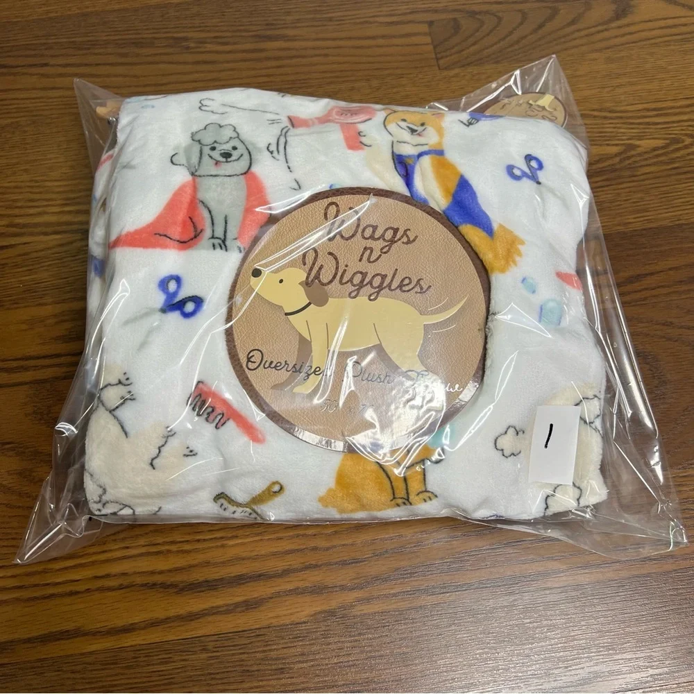 Wags N Wiggles Bubble Bath / Pet Groomer Plush Throw Blanket measures 50